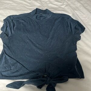 Lululemon crop tie shirt.  Good used condition. Size XS